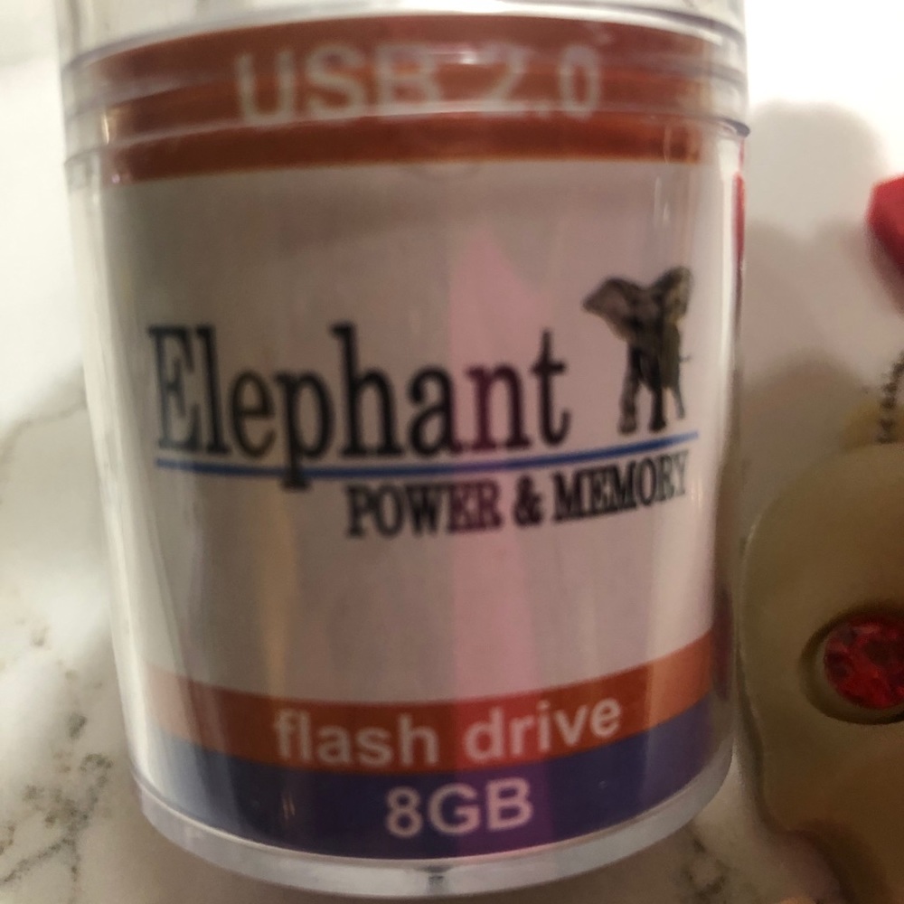 USB/Keychain accessory - Picture 2 of 16